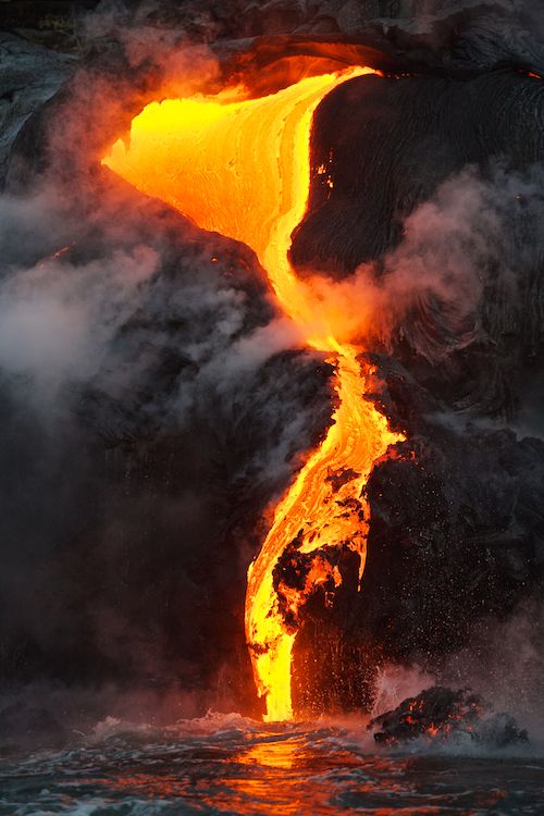 Hawaii lava flowing into the sea